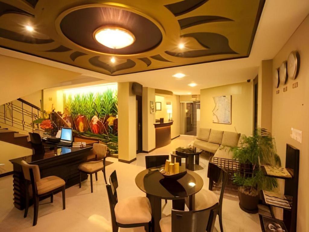 L Square Hotel Tarlac City Exteriér fotografie