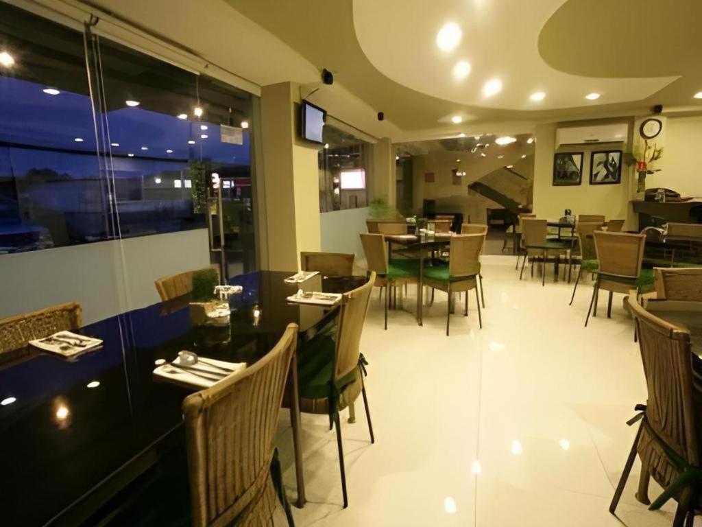 L Square Hotel Tarlac City Exteriér fotografie