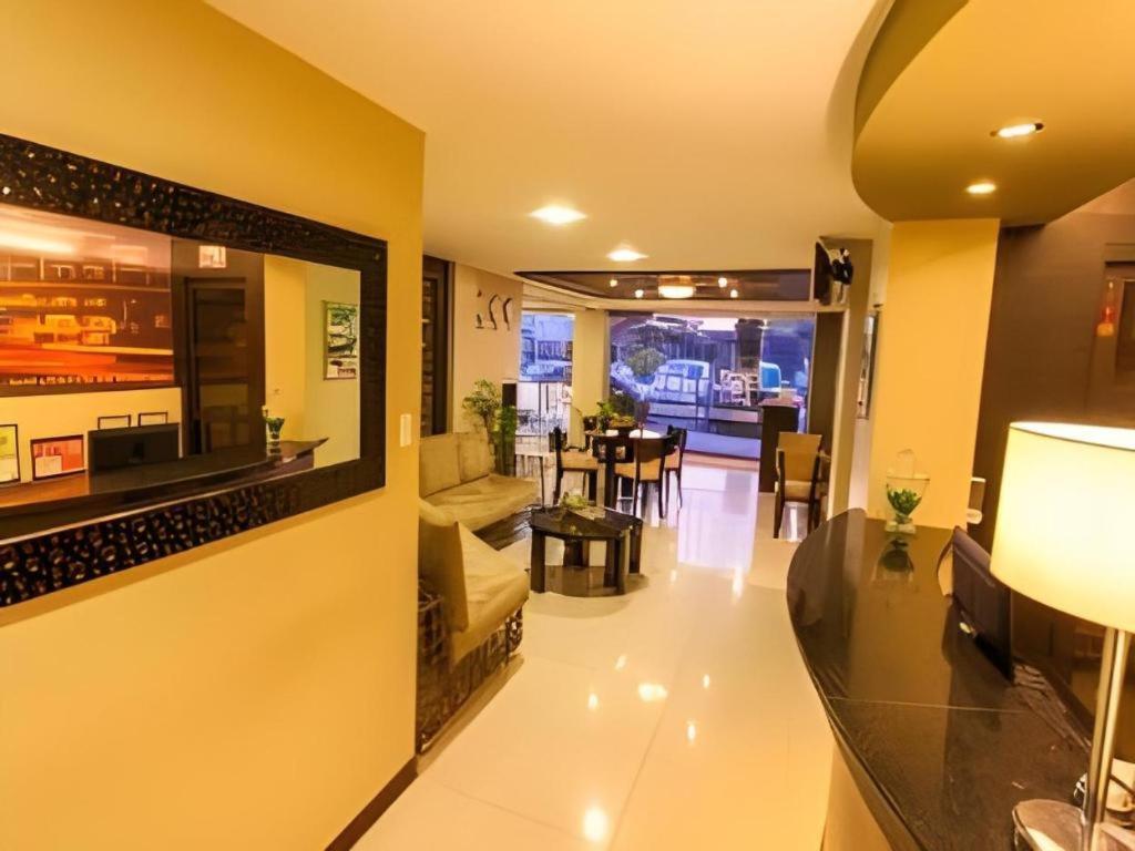 L Square Hotel Tarlac City Exteriér fotografie