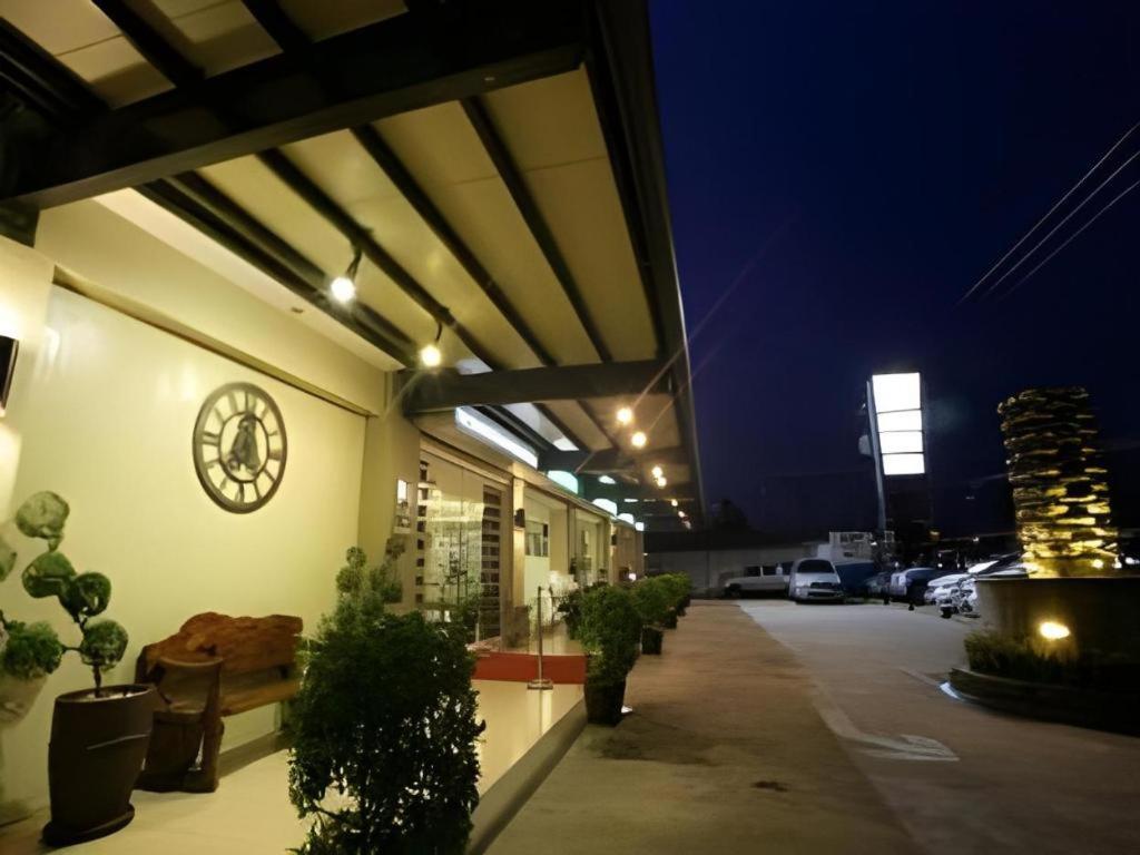 L Square Hotel Tarlac City Exteriér fotografie