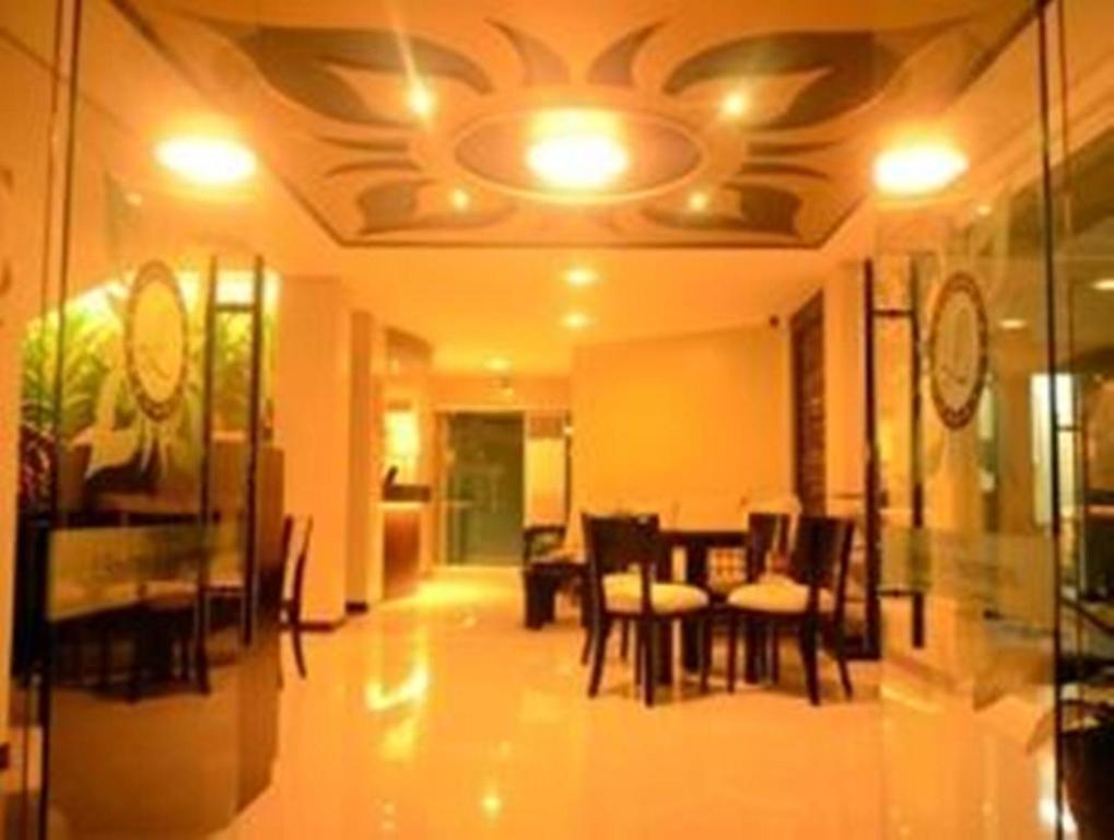 L Square Hotel Tarlac City Exteriér fotografie