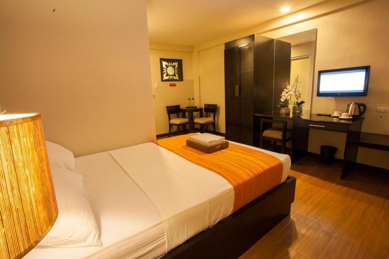 L Square Hotel Tarlac City Pokoj fotografie
