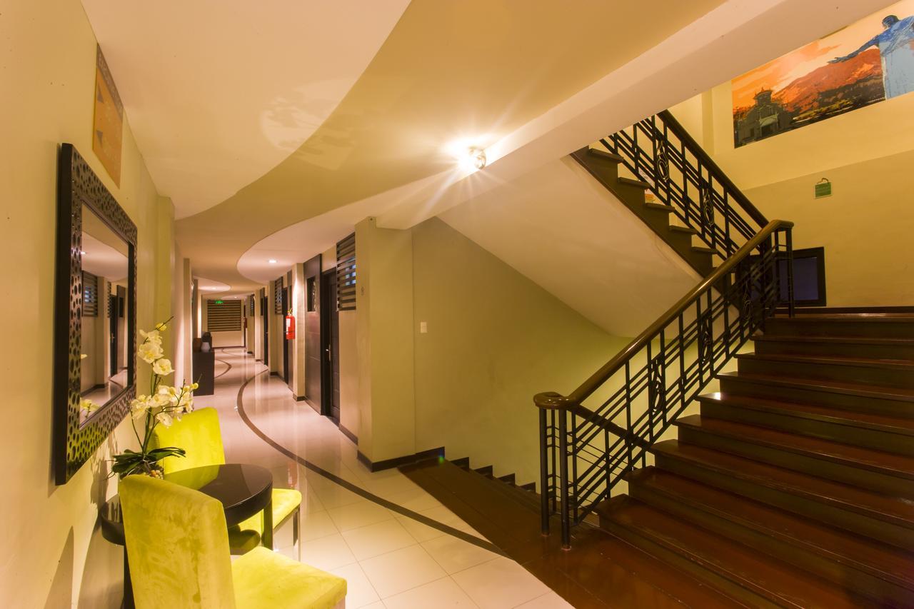 L Square Hotel Tarlac City Exteriér fotografie