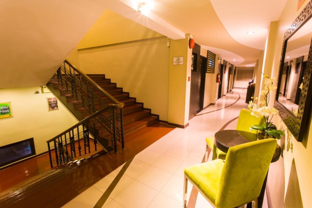 L Square Hotel Tarlac City Exteriér fotografie